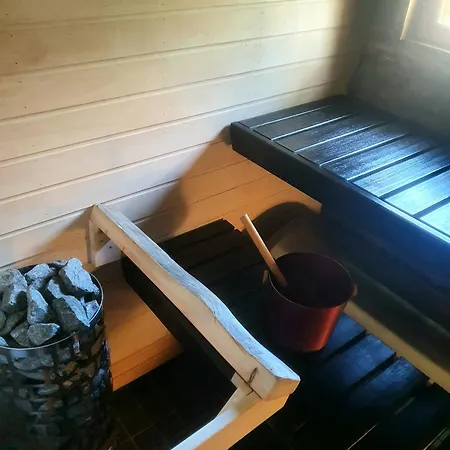 Kelovalkea * Äkäslompolo