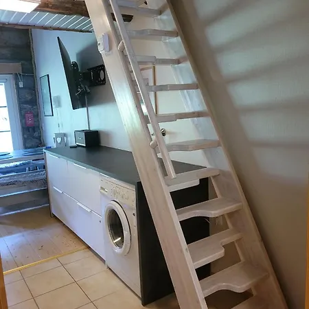 Kelovalkea Apartment Akaslompolo