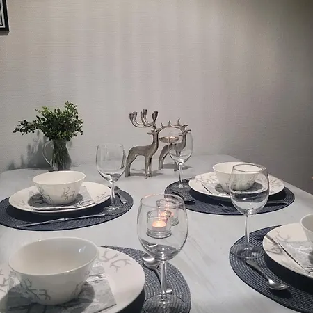 Kelovalkea Äkäslompolo