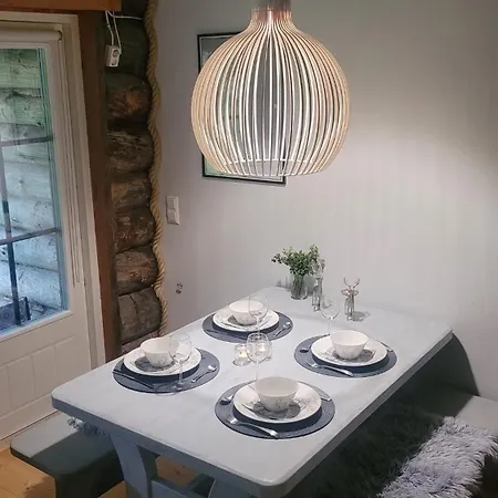 Kelovalkea Apartmán *